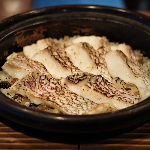 桜鯛の土鍋炊きご飯